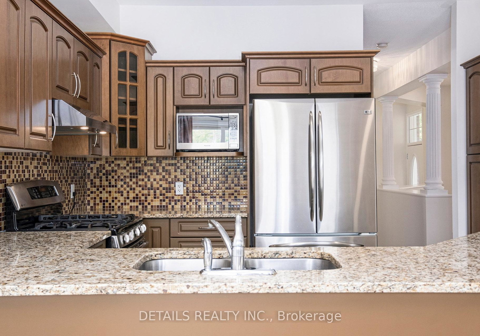 809-pinnacle-street-ottawa-ontario-x12444651