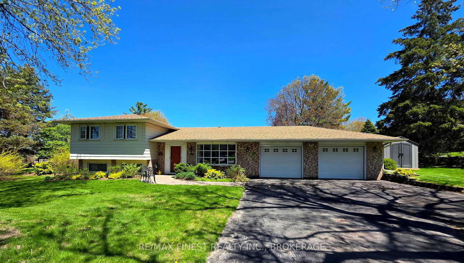 15-edgewood-drive-greater-napanee-ontario-x12445110