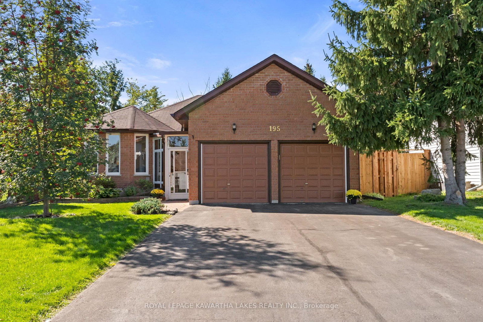 195-elgin-street-w-kawartha-lakes-ontario-x12445130