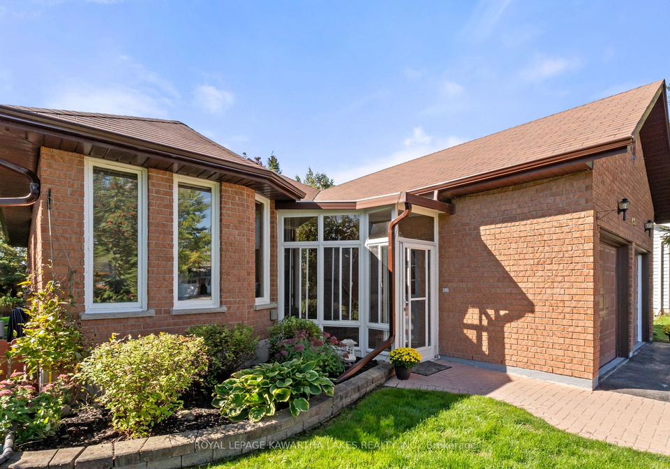 195-elgin-street-w-kawartha-lakes-ontario-x12445130