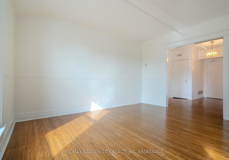 22-st-paul-street-st-catharines-ontario-x12445181