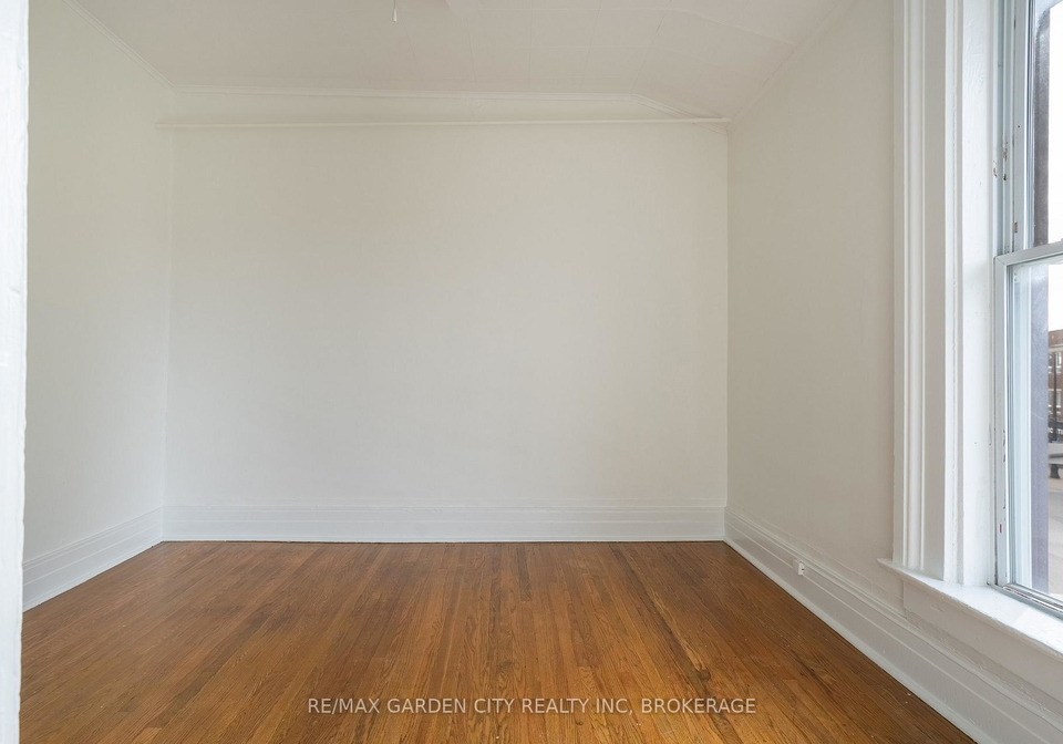 22-st-paul-street-st-catharines-ontario-x12445181