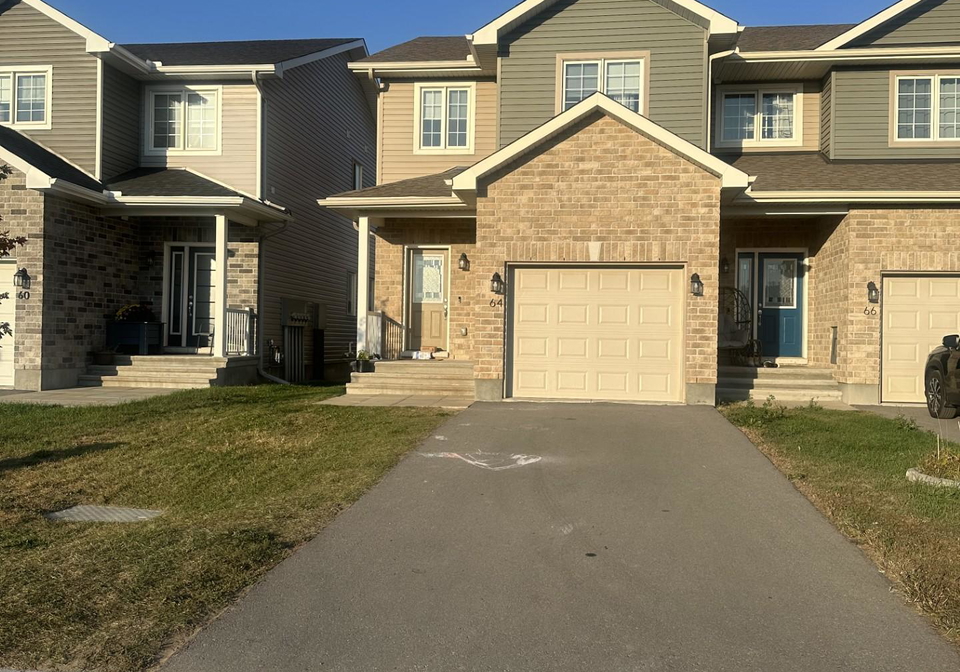 64-vimy-ridge-crescent-arnprior-ontario-x12445399