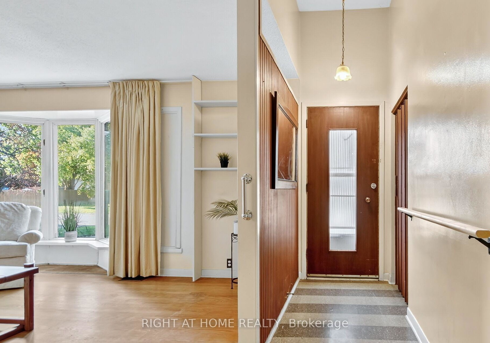 6-higwood-drive-ottawa-ontario-x12446129