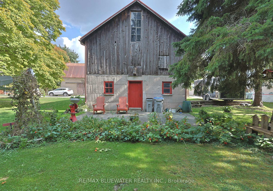 197-broad-street-north-middlesex-ontario-x12446136