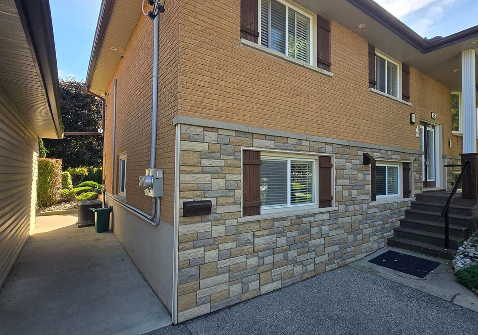 18-summerside-crescent-cambridge-ontario-x12446350