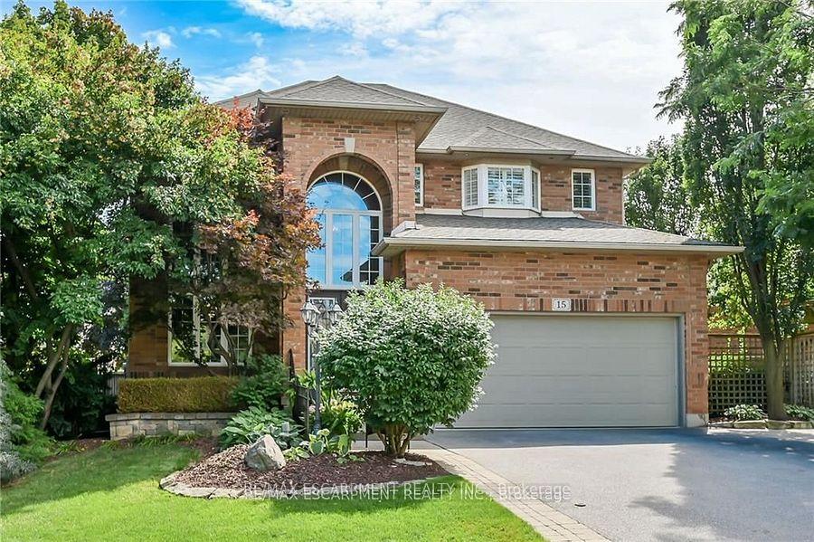 15-pelham-drive-hamilton-ontario-x12446850