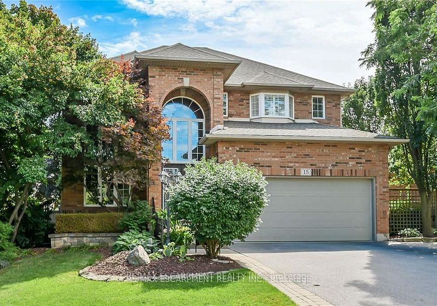15-pelham-drive-hamilton-ontario-x12446850