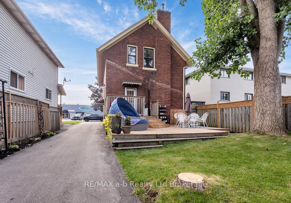 115-winniett-street-brant-ontario-x12446911