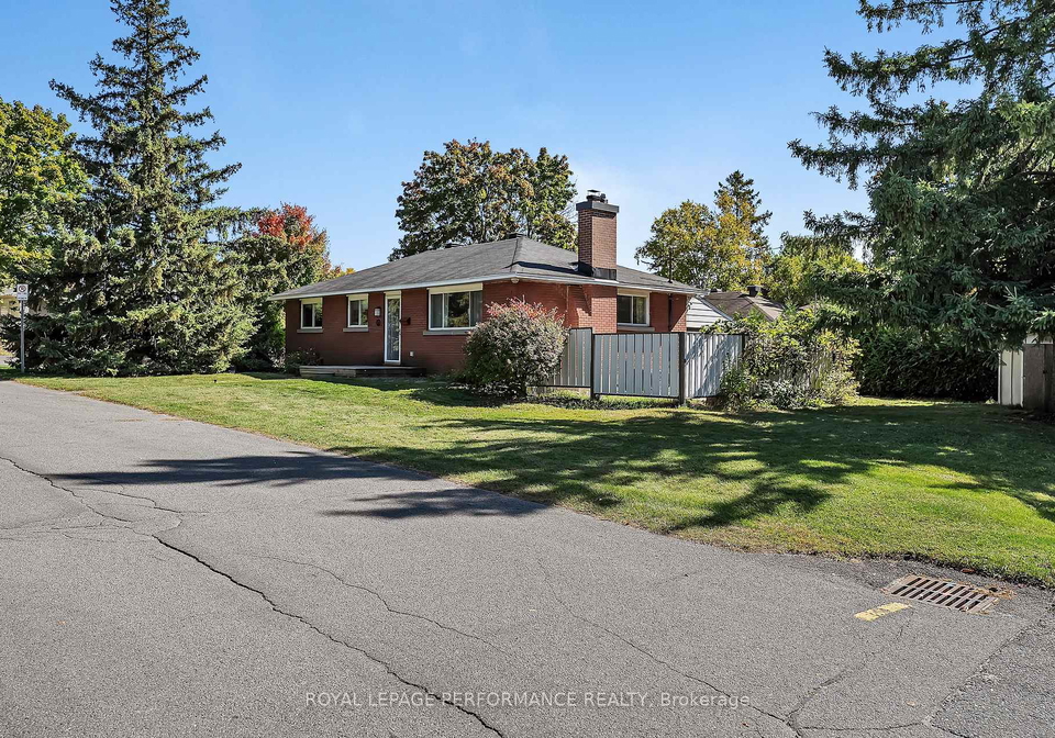 890-bermuda-avenue-ottawa-ontario-x12447417