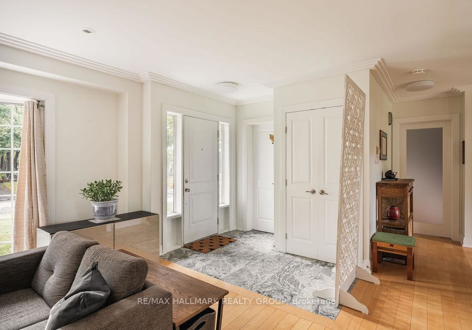 960-elsett-drive-ottawa-ontario-x12447477