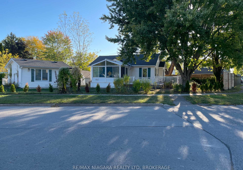 8729-drake-avenue-niagara-falls-ontario-x12448579