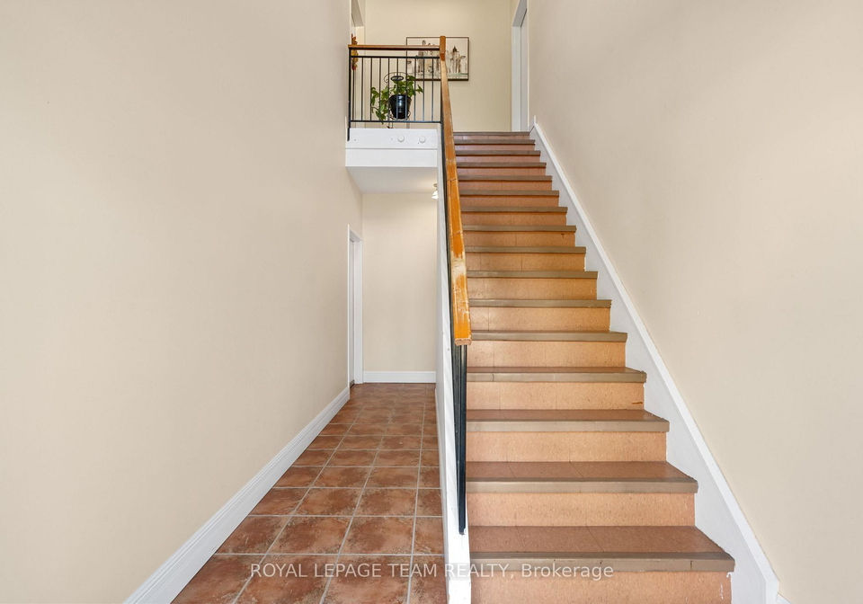 479-clarence-street-north-dundas-ontario-x12449217