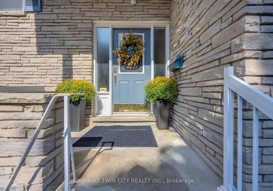 34-georgian-crescent-kitchener-ontario-x12449274