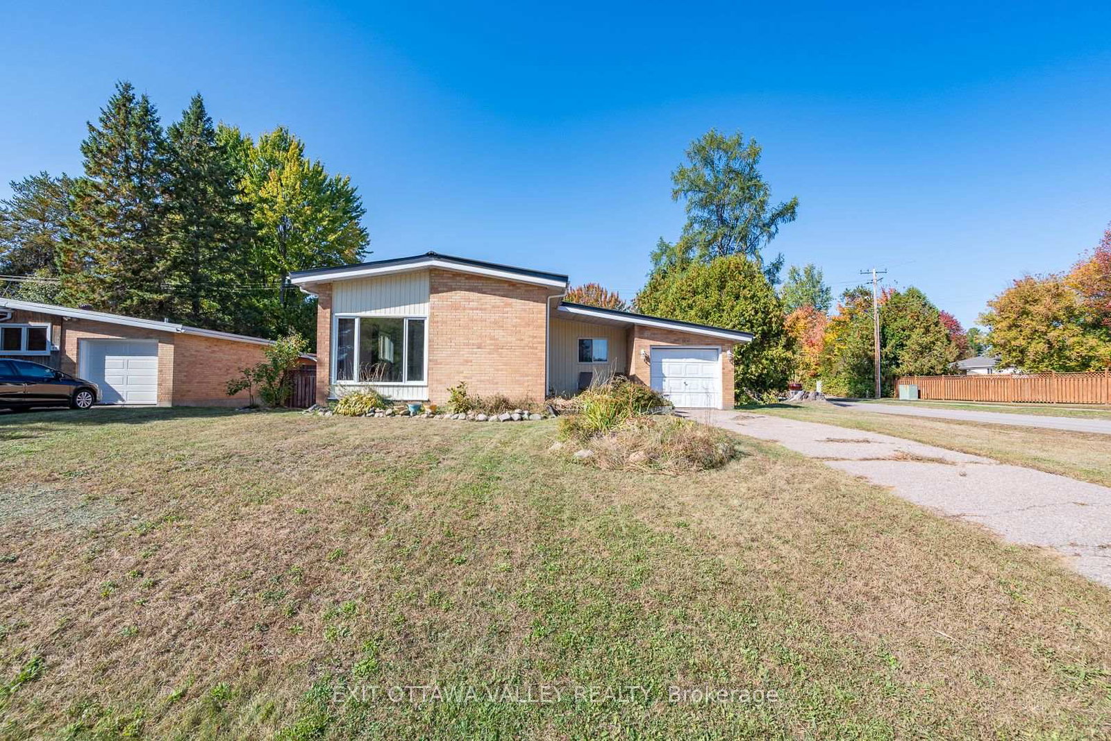 85-frontenac-crescent-deep-river-ontario-x12449383