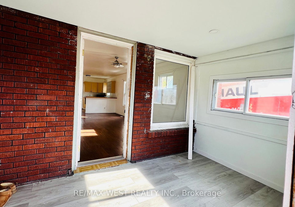 400-brock-street-s-sarnia-ontario-x12449560