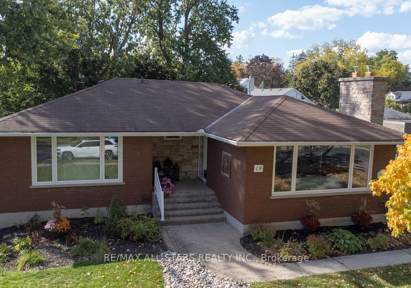 19-adelaide-street-s-kawartha-lakes-ontario-x12449576