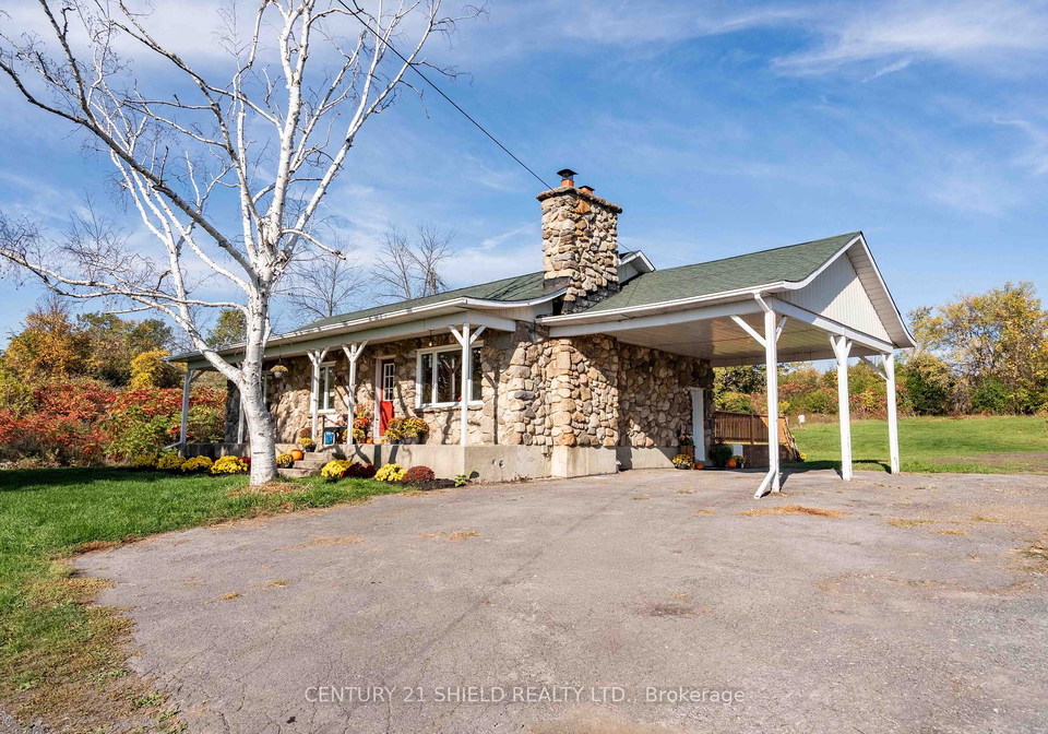 18785-paragon-road-south-glengarry-ontario-x12450052