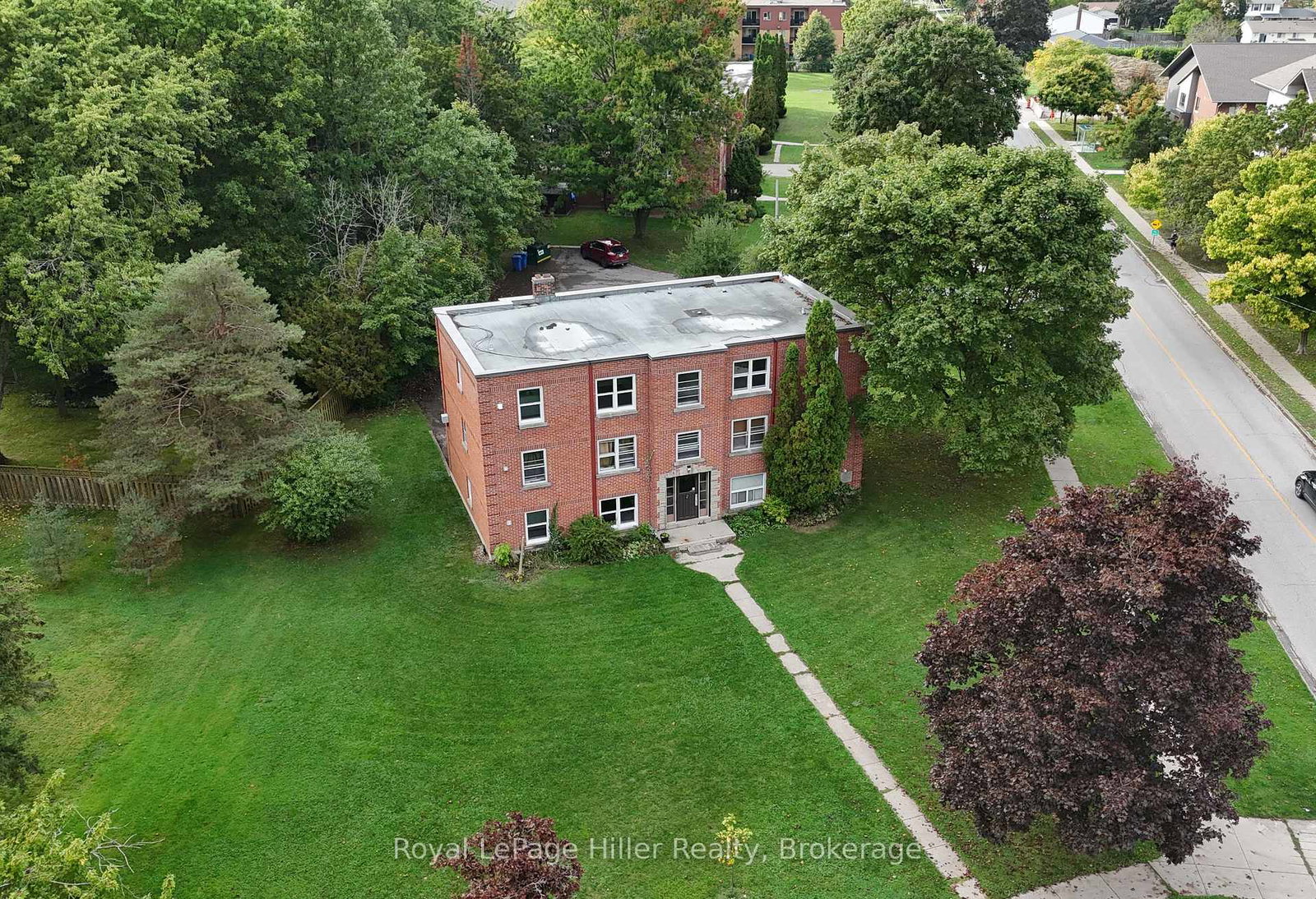 2-churchill-circle-stratford-ontario-x12450373
