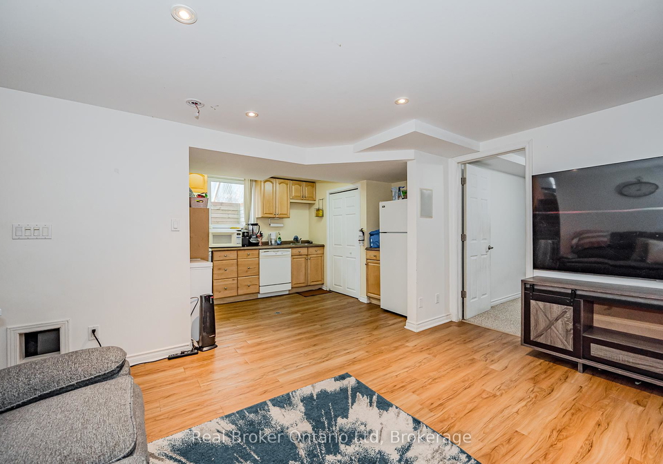 14-southcreek-trail-guelph-ontario-x12450624