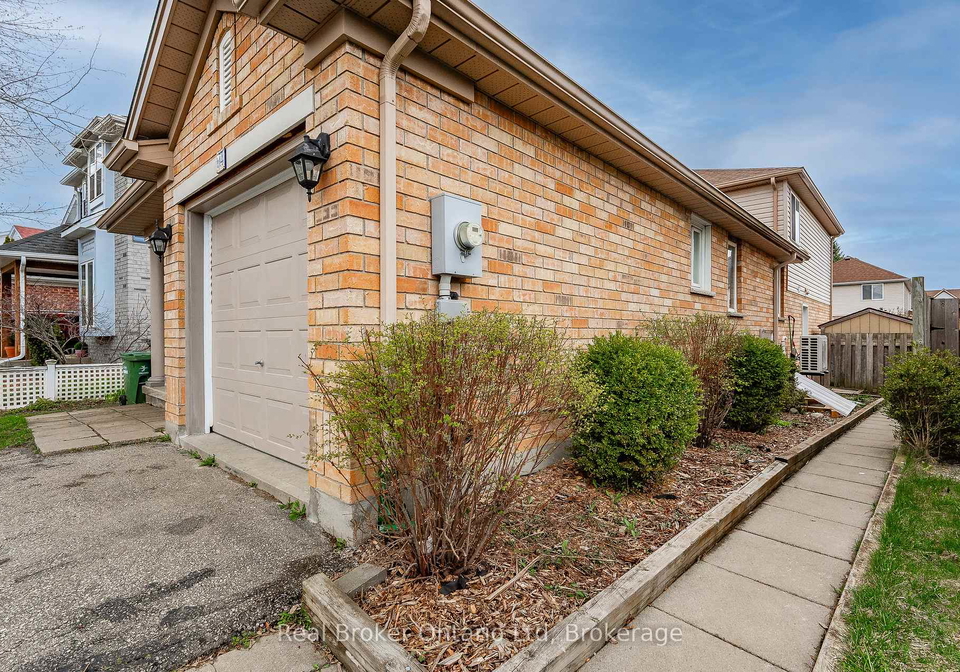 14-southcreek-trail-guelph-ontario-x12450624