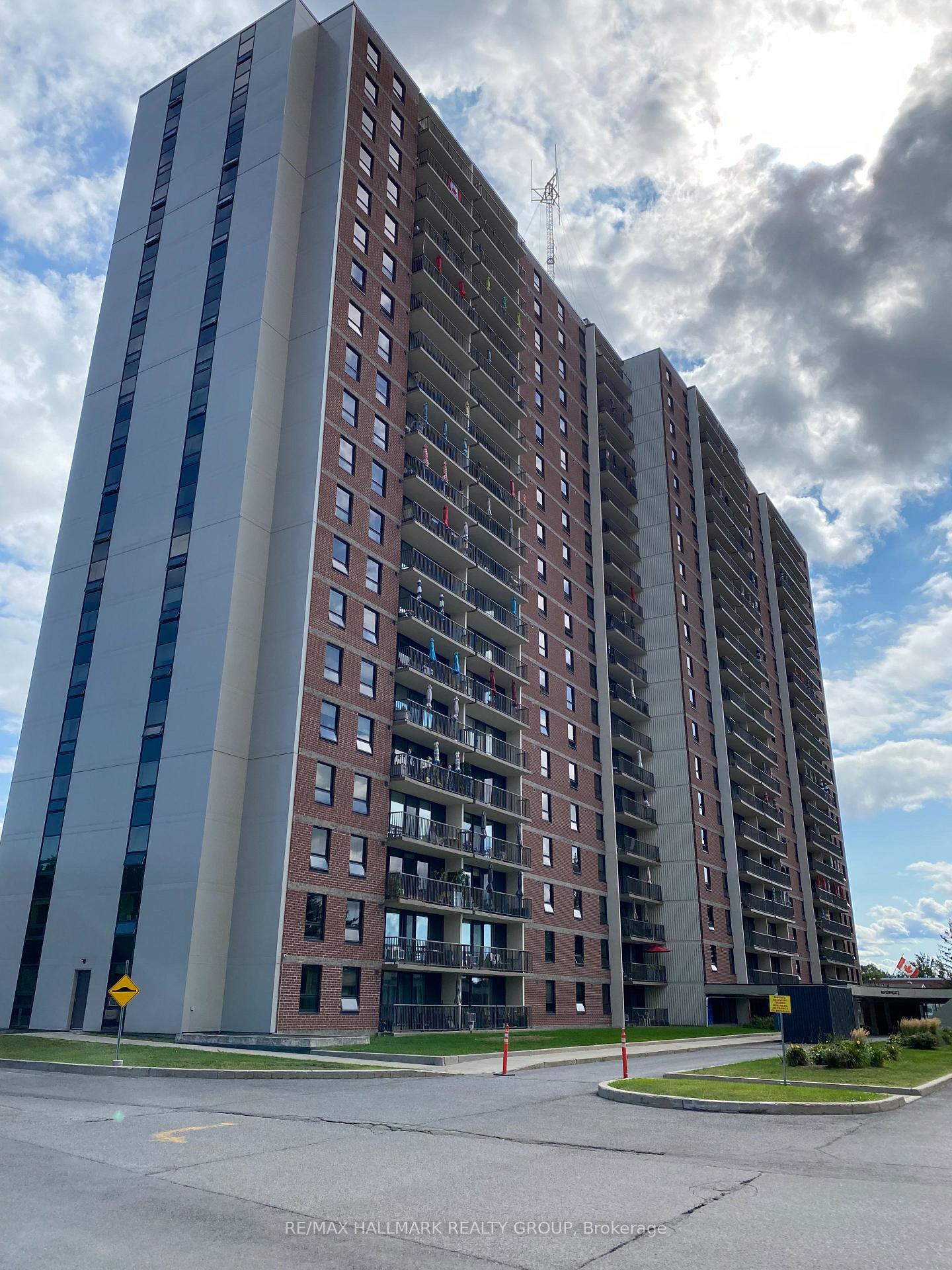 665-bathgate-drive-overbrook-castleheights-and-area-ottawa-ontario-x12450653