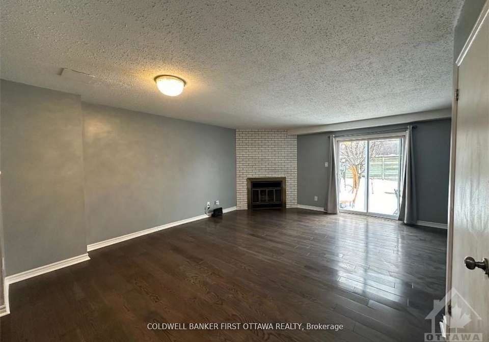 68-burlington-crescent-ottawa-ontario-x12451073