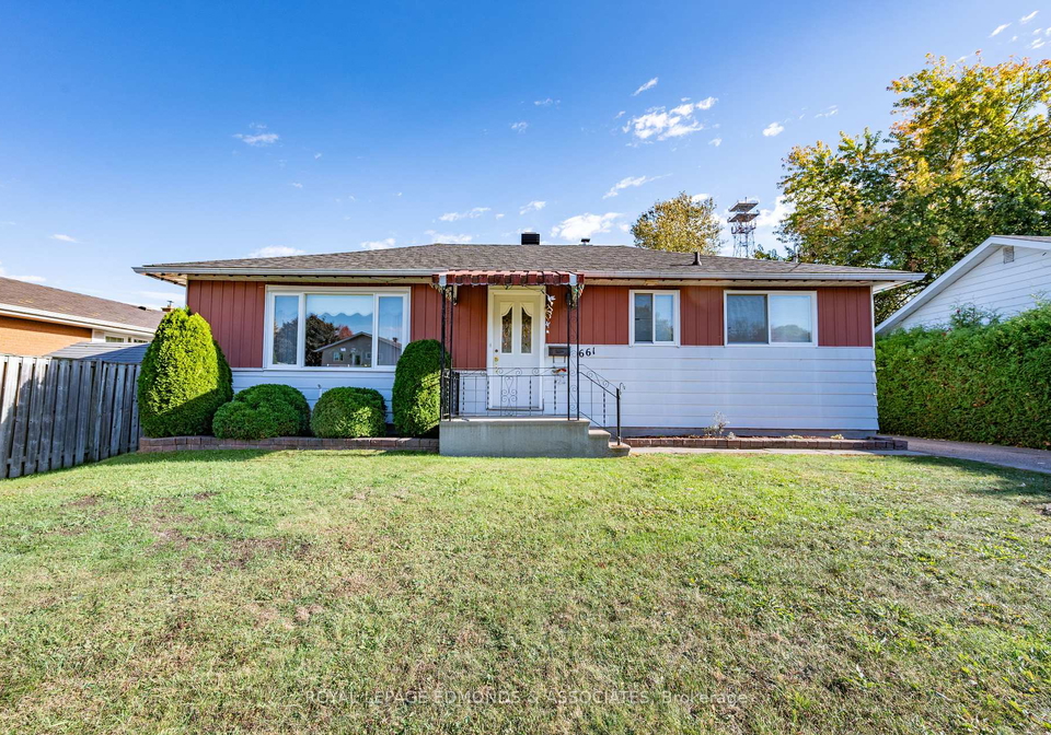 661-angle-street-laurentian-valley-ontario-x12451158