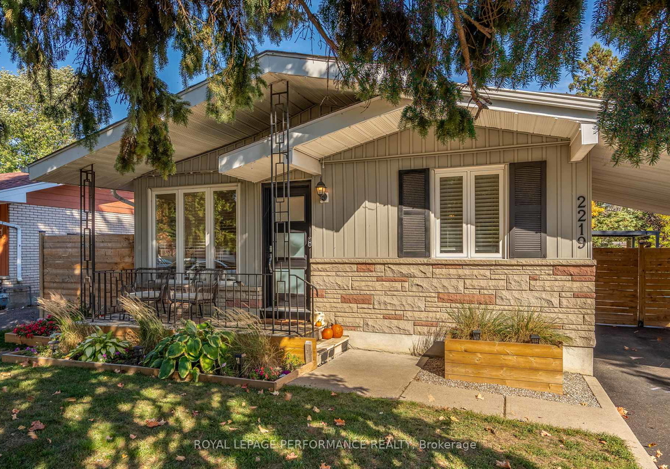 2219-audrey-avenue-ottawa-ontario-x12451239