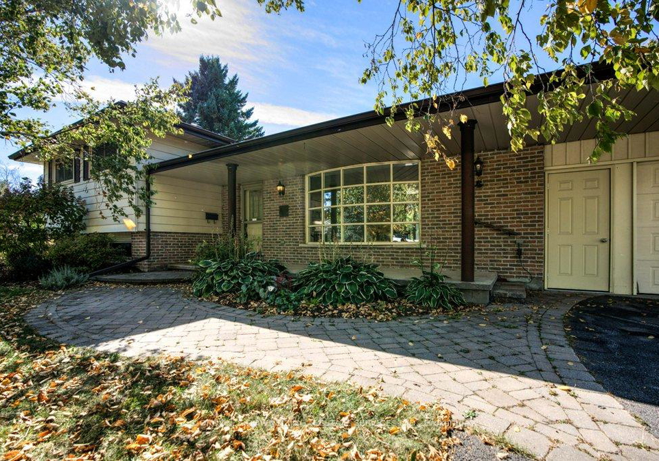 261-colonial-road-quinte-west-ontario-x12451286