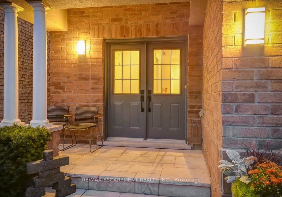 195-painter-terrace-hamilton-ontario-x12451757