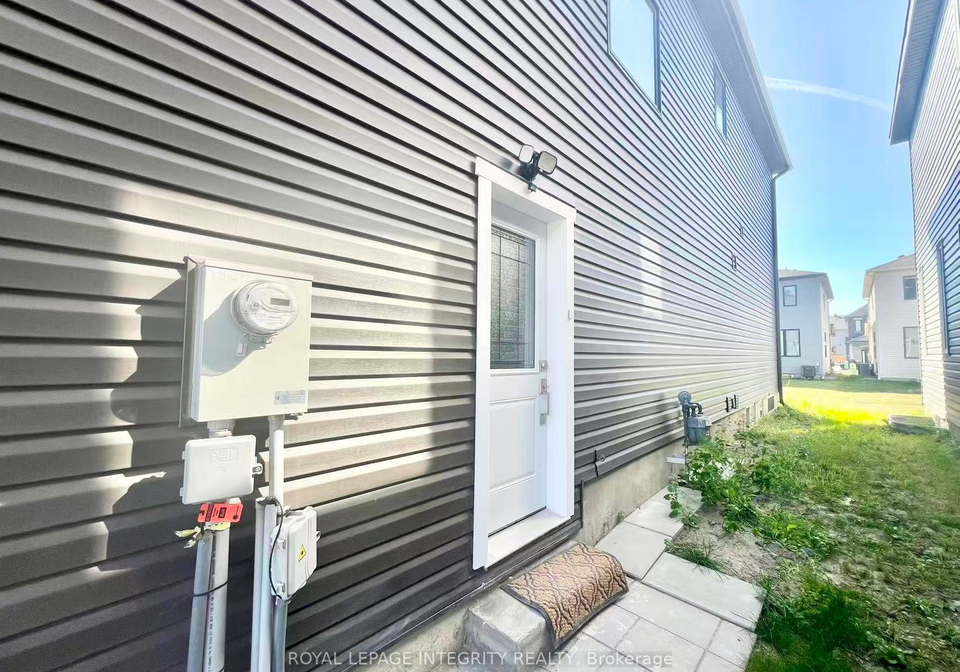 165-gosling-crescent-kanata-ontario-x12451957