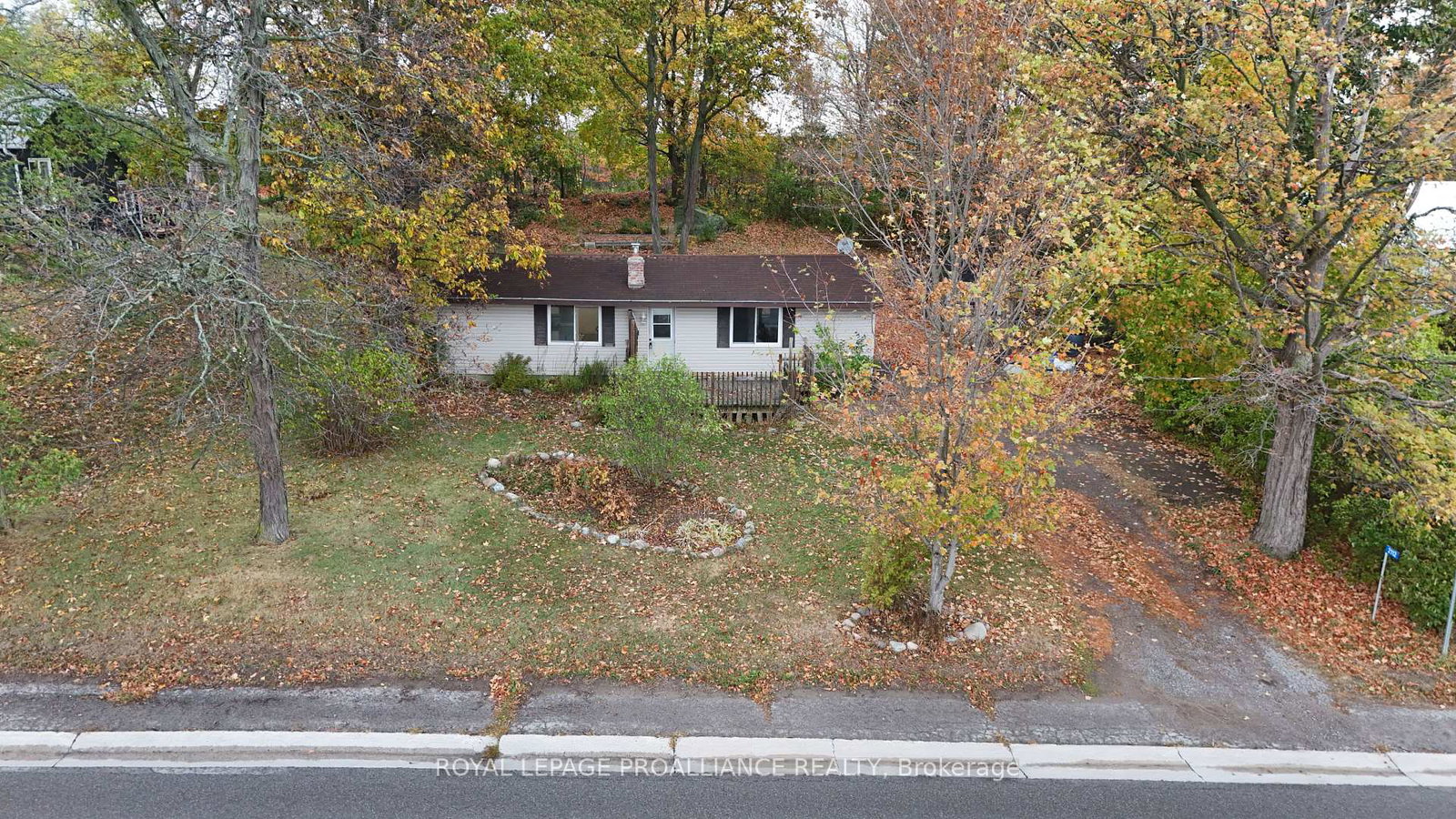 2112-hamilton-road-quinte-west-ontario-x12451982
