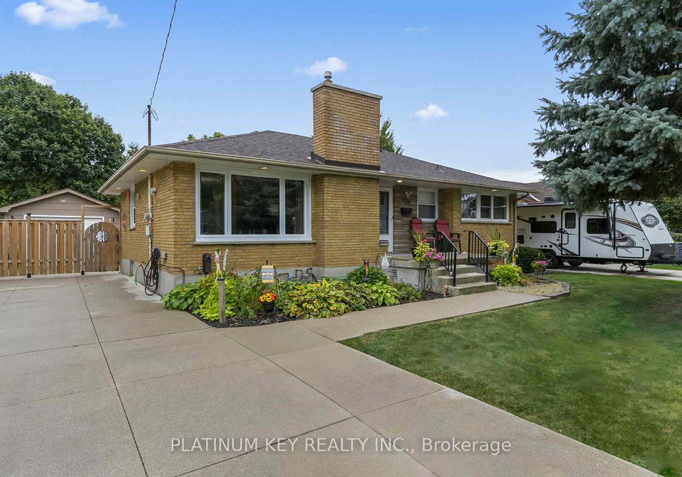 1935-royal-crescent-london-east-ontario-x12452199