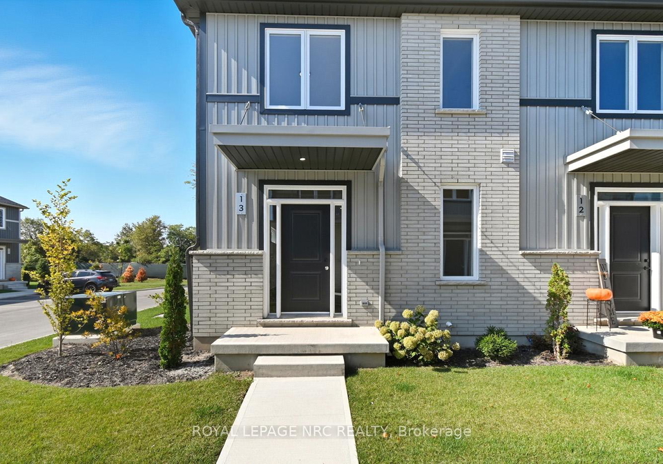 121a-moffatt-street-st-catharines-ontario-x12452271