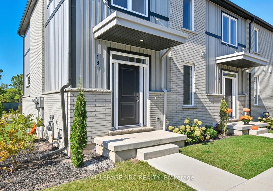 121a-moffatt-street-st-catharines-ontario-x12452271
