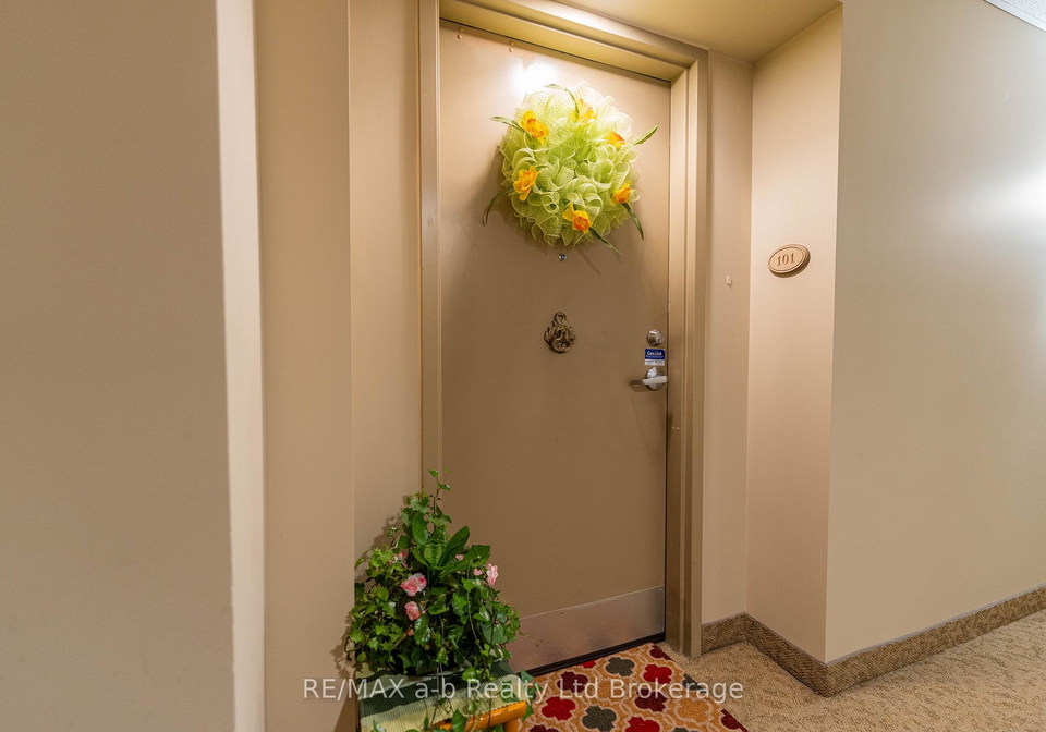 80-bridge-street-e-tillsonburg-ontario-x12452681