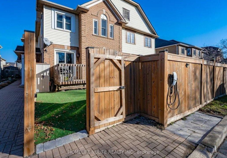 114-fellowes-crescent-hamilton-ontario-x12452753