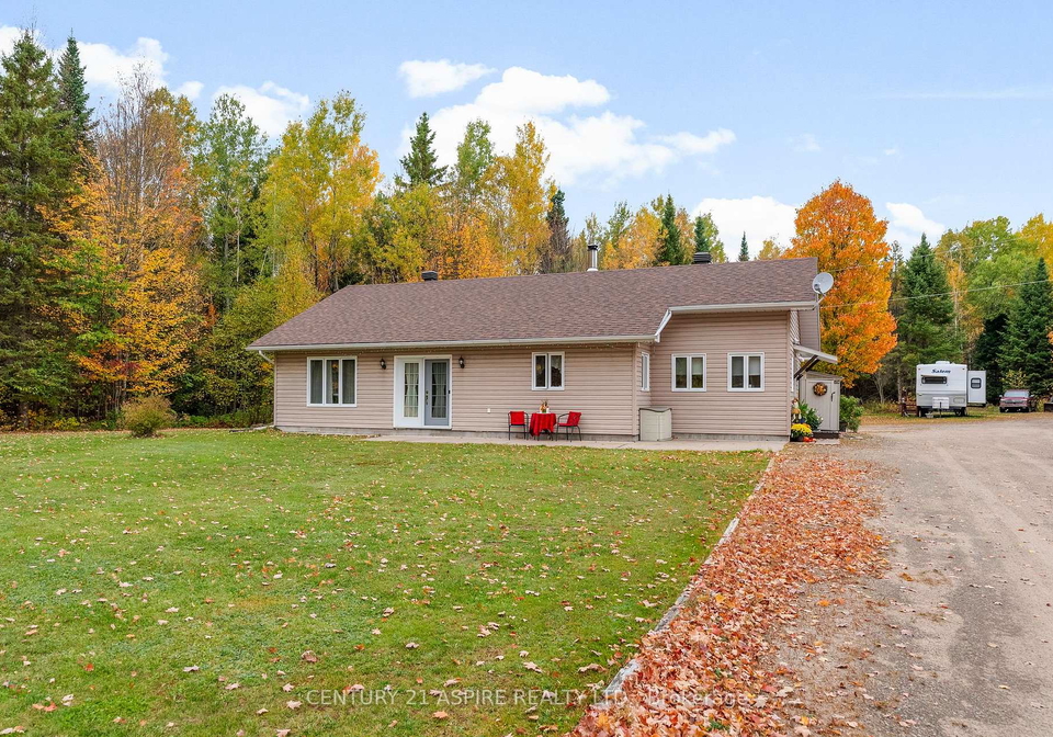 33-micks-road-madawaska-valley-ontario-x12452912