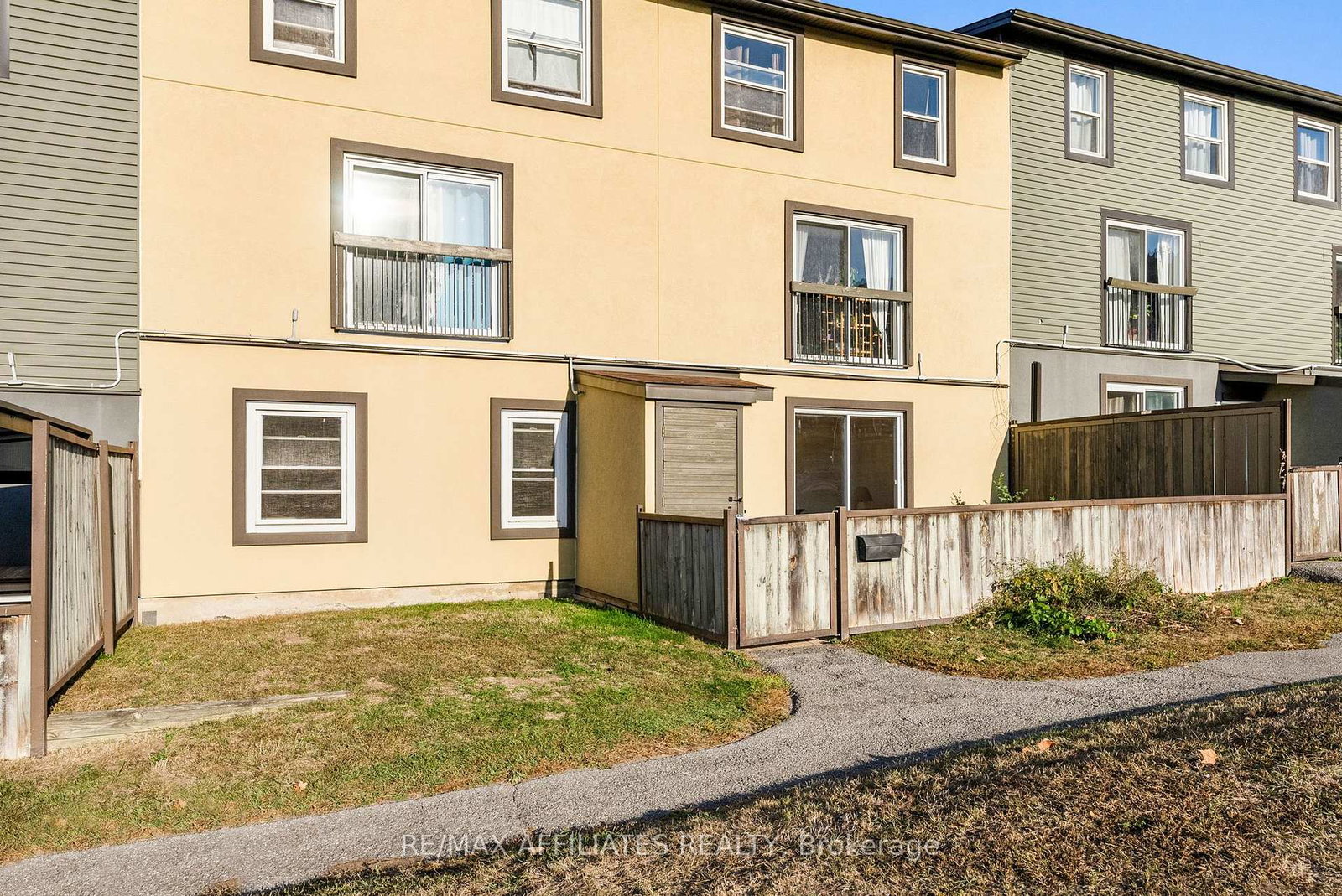 1250-mcwatters-road-parkway-park-queensway-terrace-s-and-area-ottawa-ontario-x12453064
