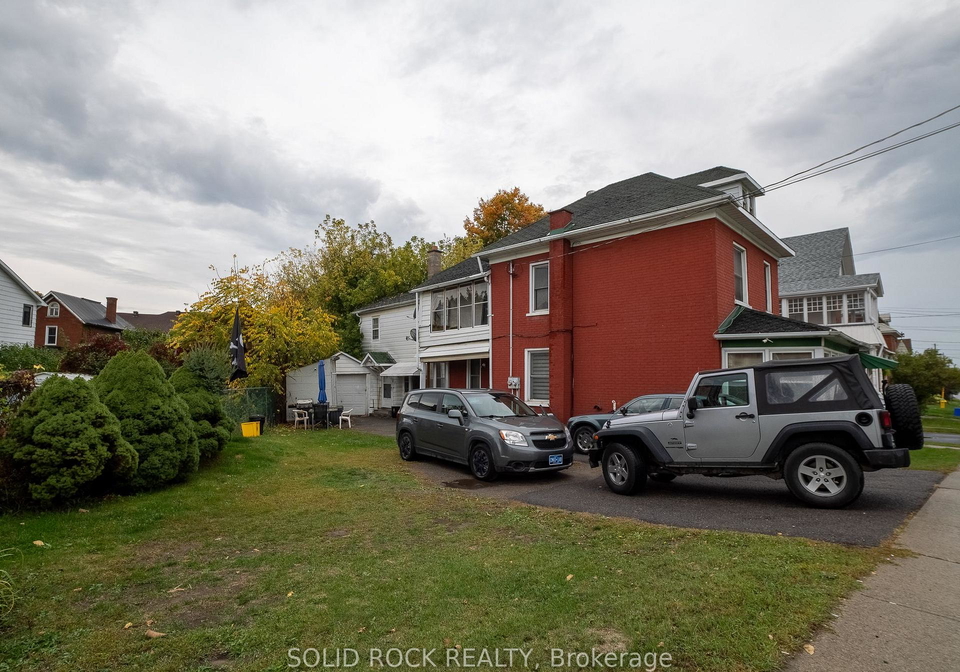 98-elmsley-street-n-smiths-falls-ontario-x12453280