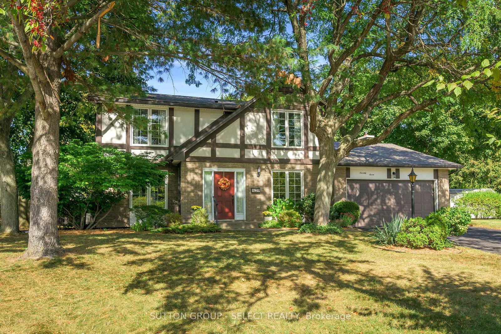 77-hampton-court-london-north-ontario-x12453685