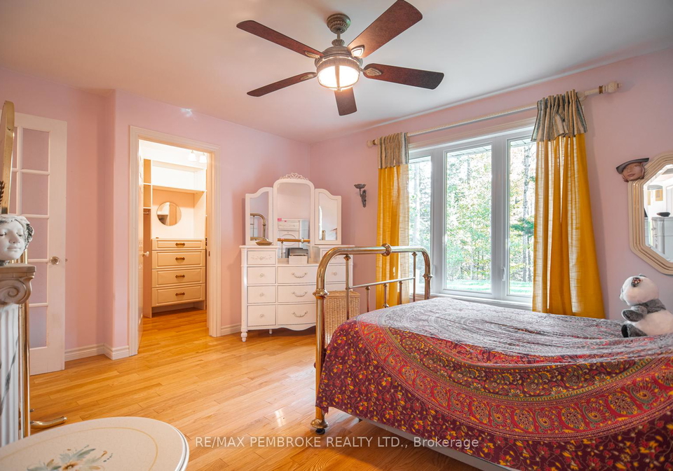 40-eileen-street-laurentian-valley-ontario-x12453790