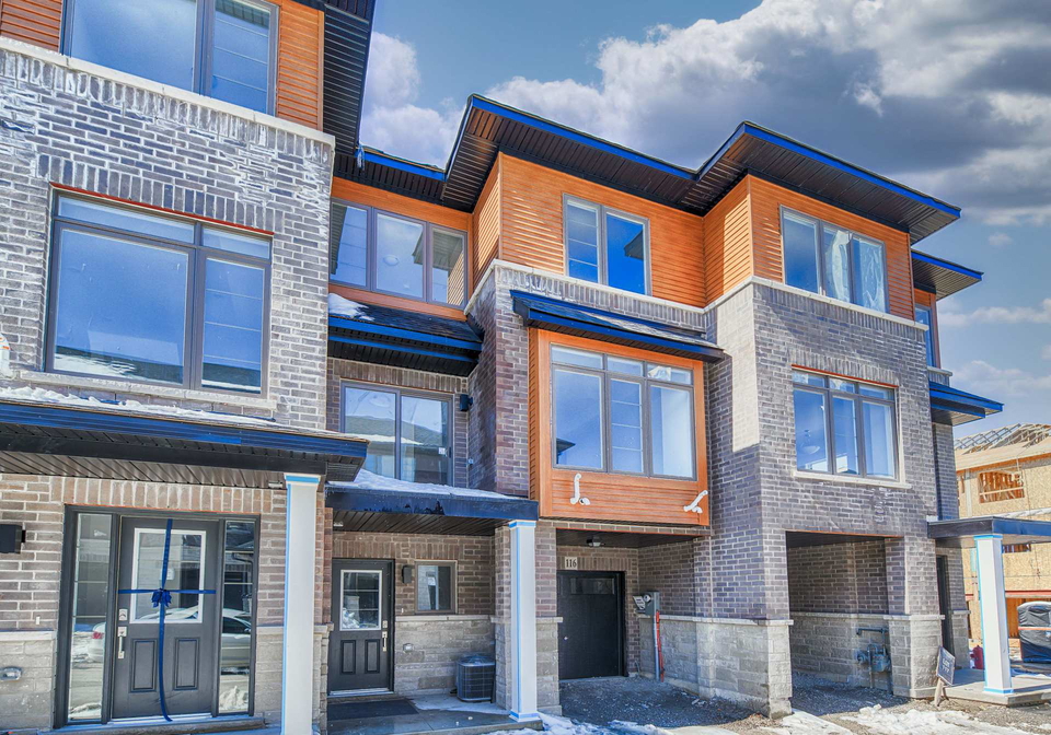 61-soho-street-hamilton-ontario-x12454385