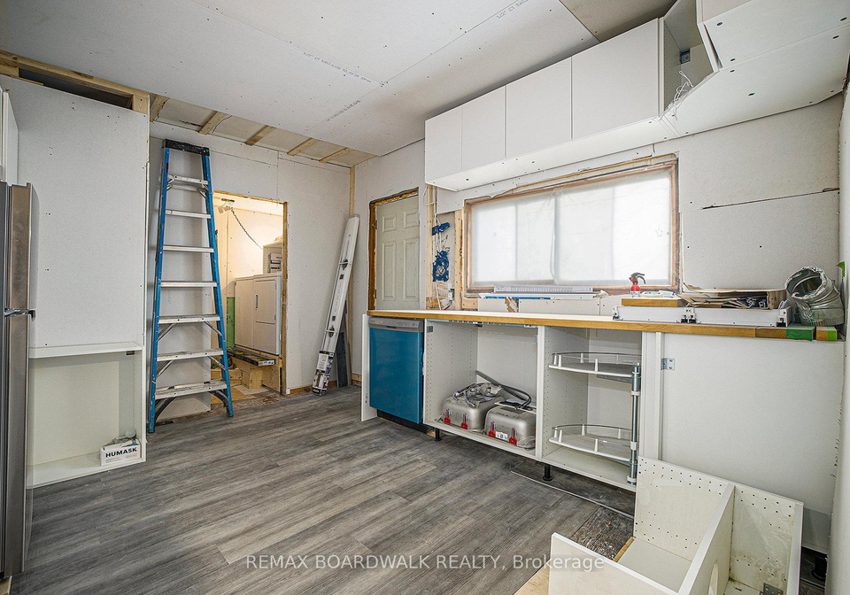 20-montague-street-smiths-falls-ontario-x12454626