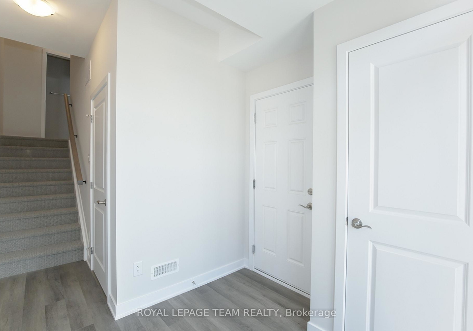206-tussock-private-ottawa-ontario-x12455005