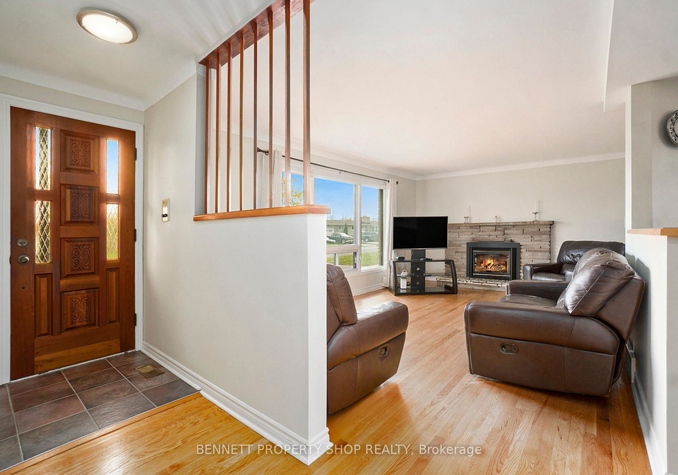 17-glenmanor-drive-ottawa-ontario-x12455124