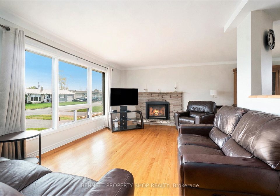 17-glenmanor-drive-ottawa-ontario-x12455124