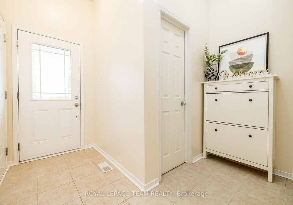 221-sorento-street-ottawa-ontario-x12455418