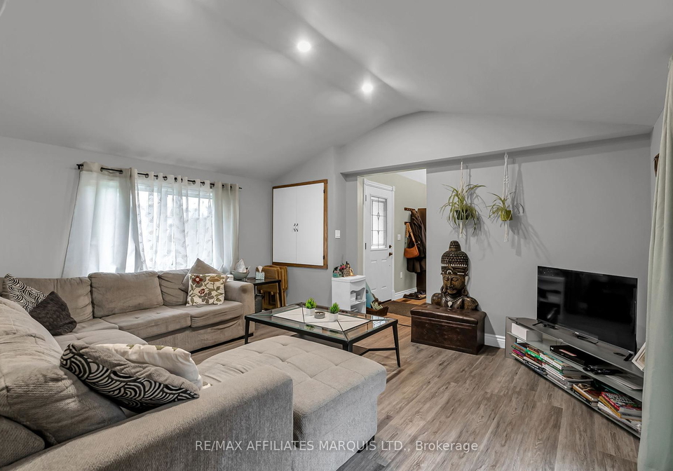 21895-seguin-mill-street-north-glengarry-ontario-x12455717